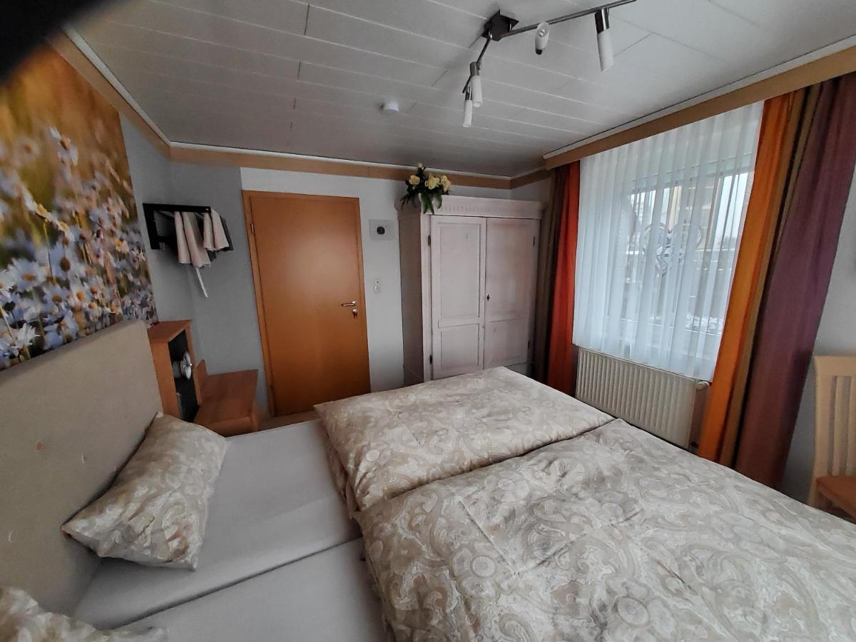 B & B Gaestehaus Schmidt Lichtenberg  ภายนอก รูปภาพ